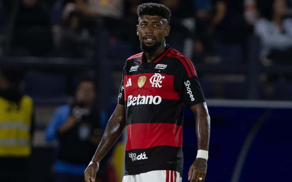 Possível saída de Emerson Royal do Flamengo agita torcedores: 'Vão assumir'