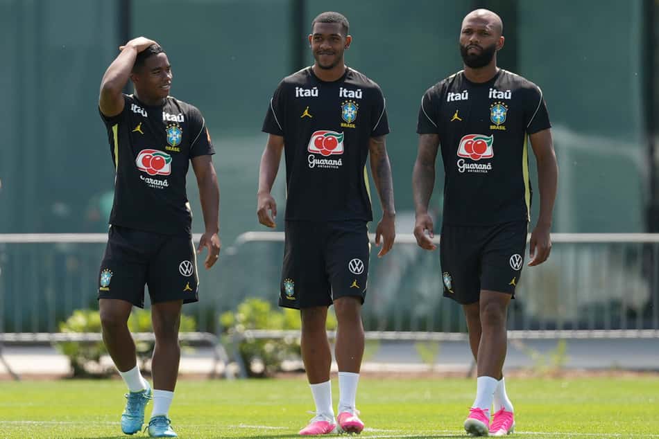 Endrick, Rayan e Igor Thiago durante treino da Seleção Brasileira