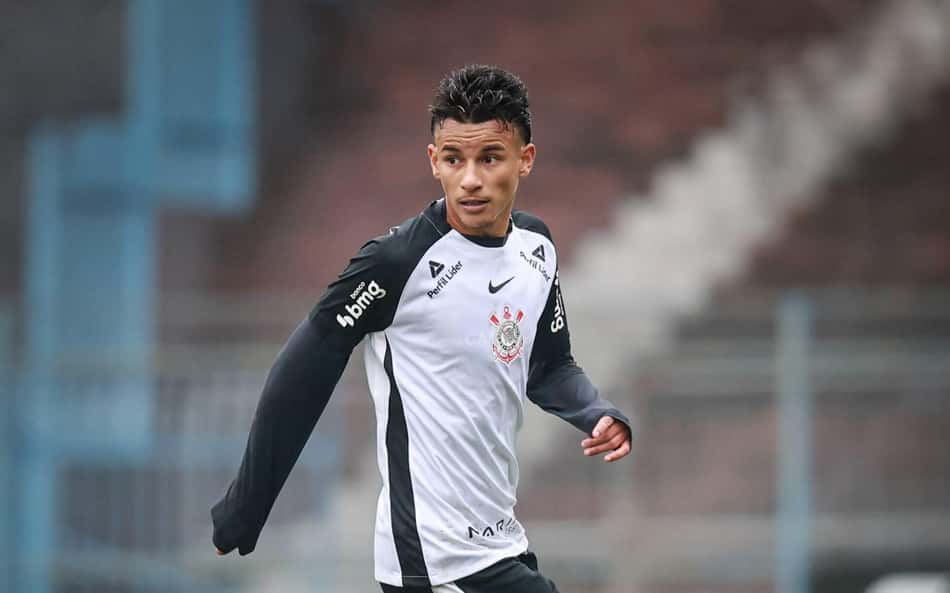 Corinthians anuncia renovação com joia da base
