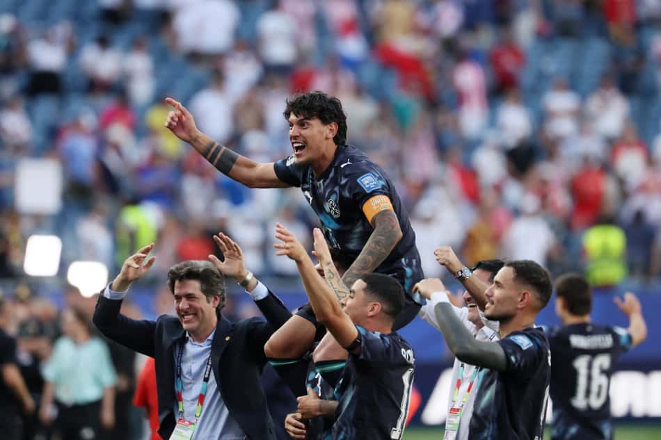 Gustavo Gómez comemora classificação do Paraguai na Copa