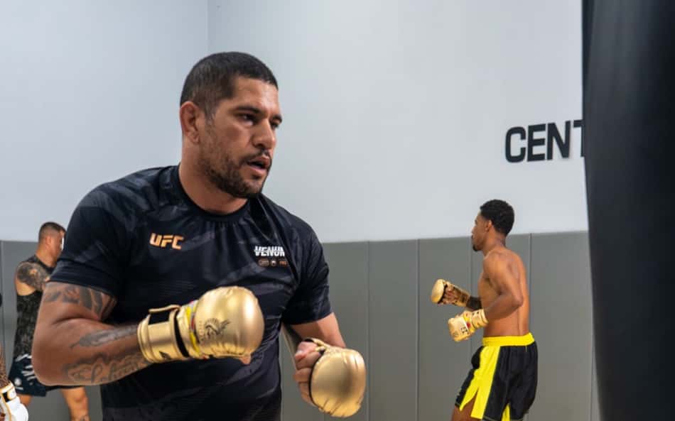 Alex Poatan na contagem regressiva para o UFC Casa Branca (Foto: Divulgação/UFC)