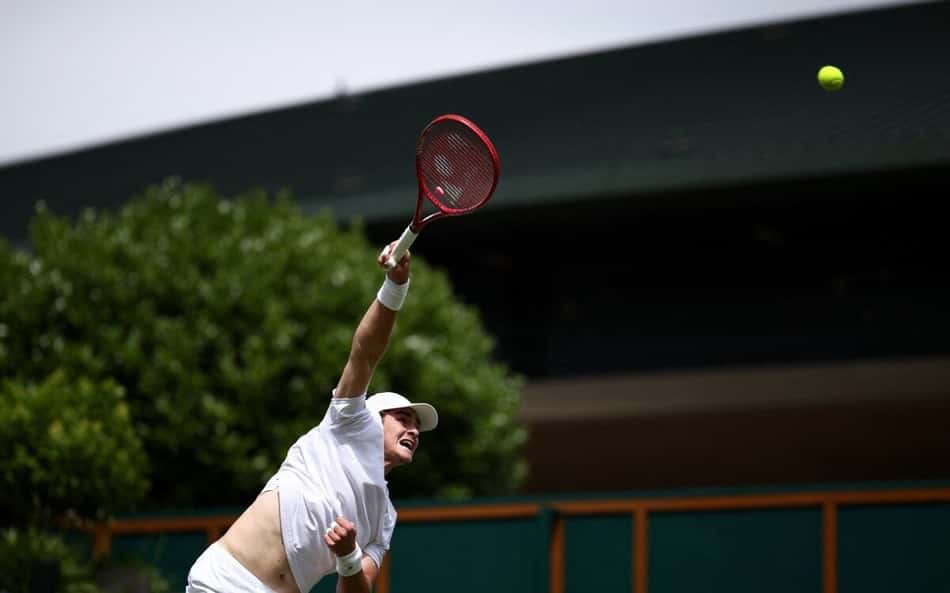 João Fonseca se impõe e vence a estreia em Wimbledon