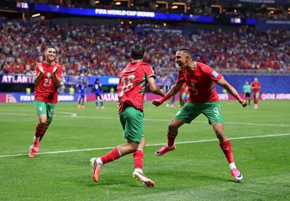 Jogadores de Marrocos comemoram gol de Yassine sobre o Haiti na Copa do Mundo
