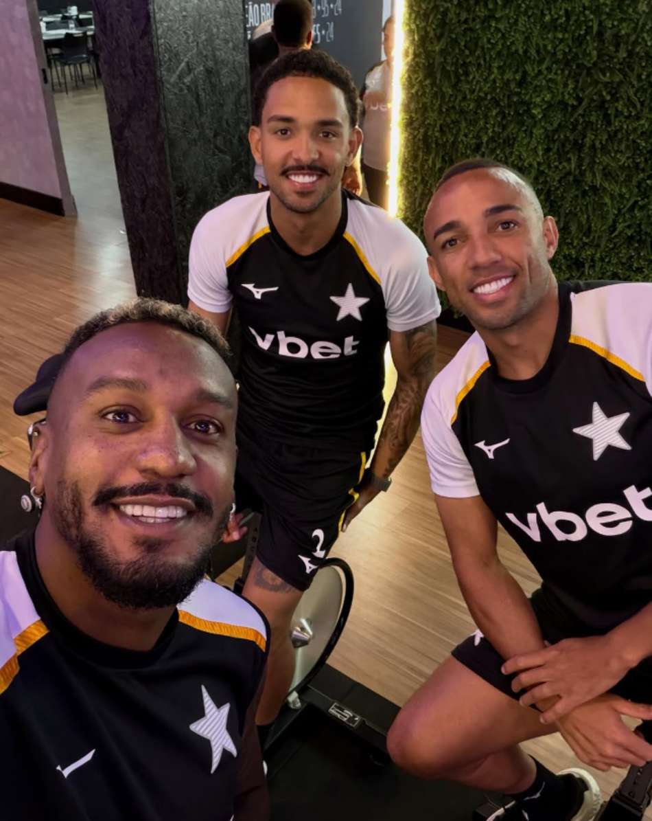 Jogadores do Botafogo se reapresentam após férias na Copa do Mundo