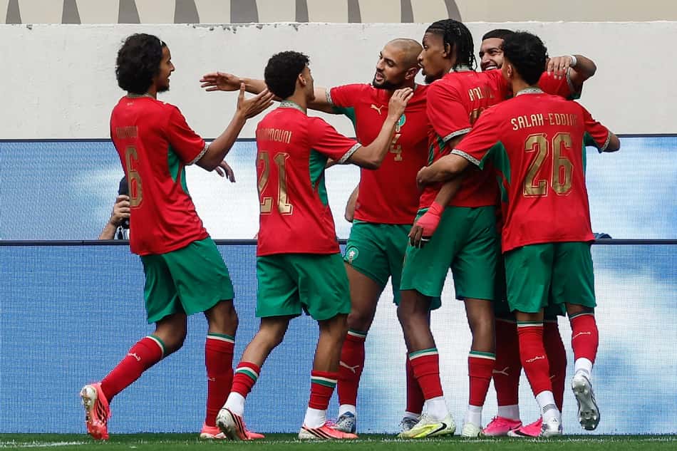Jogadores do Marrocos comemoram gol em amistoso sobre Madagascar