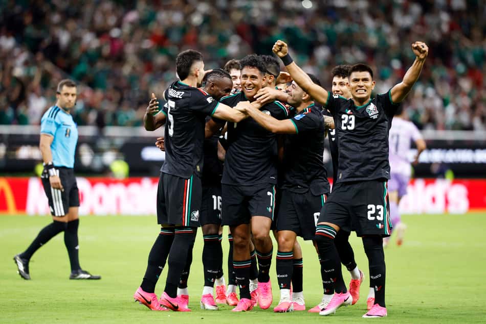 Jogadores do México celebram gol marcado sobre a Coreia do Sul na Copa do Mundo