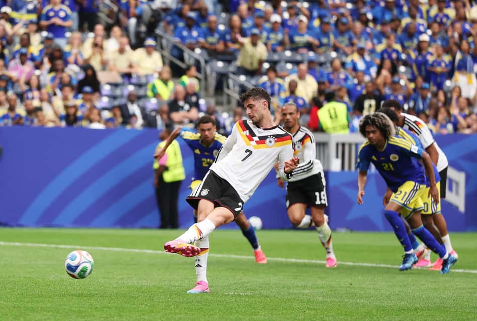 De pênalti, Kai Havertz marcou o terceiro gol da Alemanha no jogo (3 x 1), aos 50' do 1 tempo