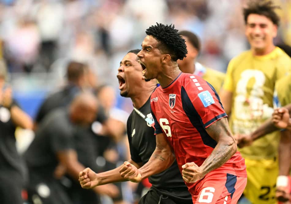 Kevin Pina comemora primeiro gol da história de Cabo Verde em Copa do Mundo contra o Uruguai