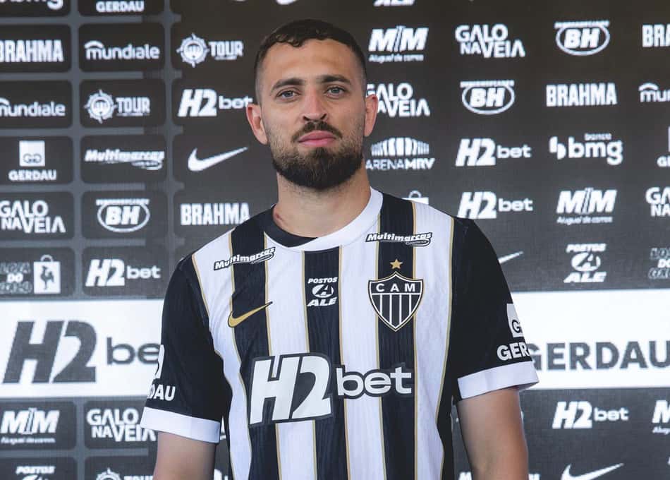 Léo Duarte apresentado (Foto: Pedro Souza / Atlético)