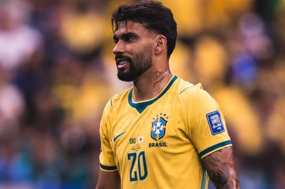 Lucas Paquetá, do Flamengo, sorri após vitória do Brasil