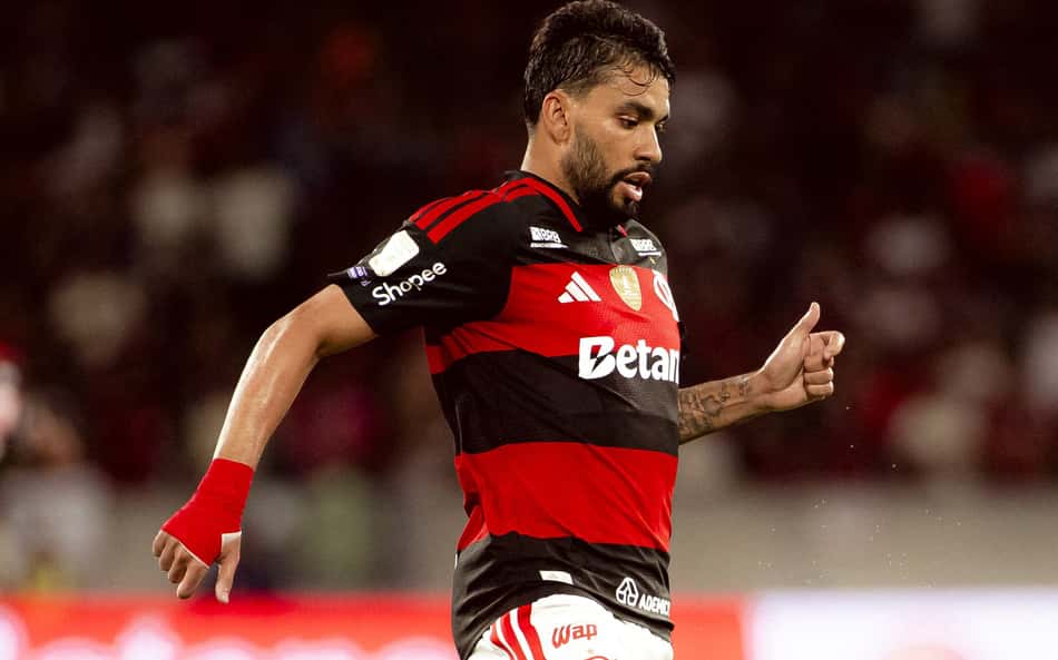 Lucas Paquetá em ação pelo Flamengo contra o Bahia pelo Campeonato Brasileiro