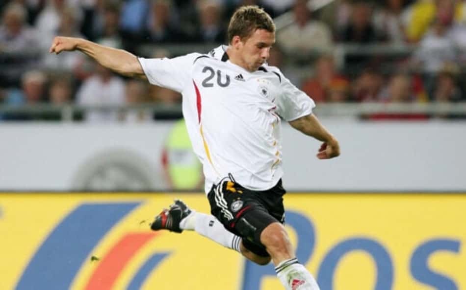 Equador 0 x 3 Alemanha na Copa de 2006: alemães atropelam e passam em primeiro no grupo