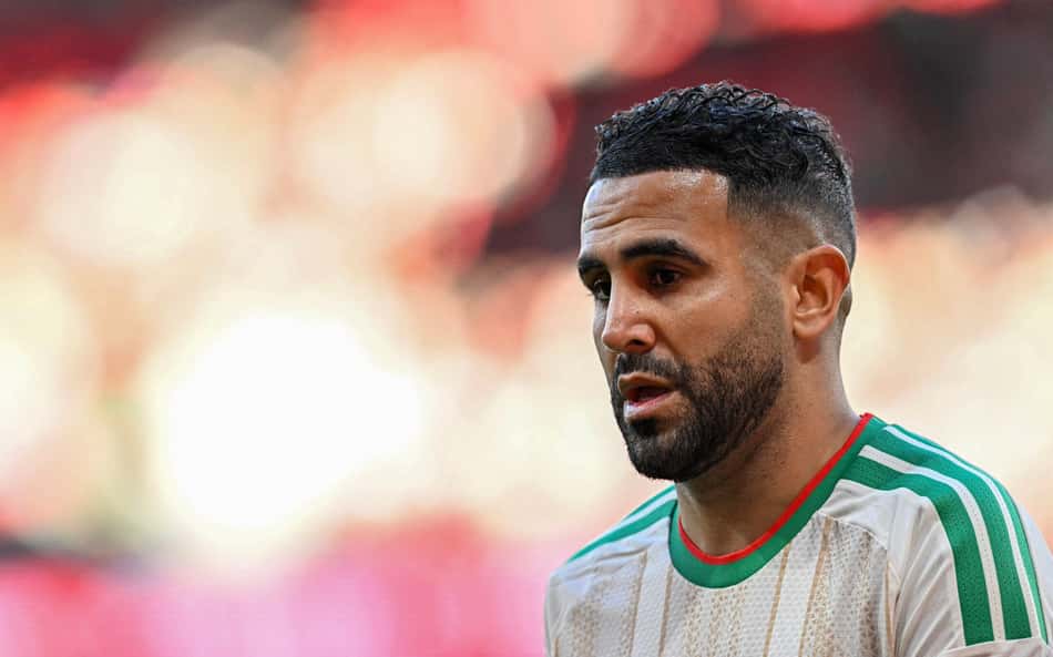 Mahrez pela Argélia (Foto: Gabriel BOUYS / AFP)