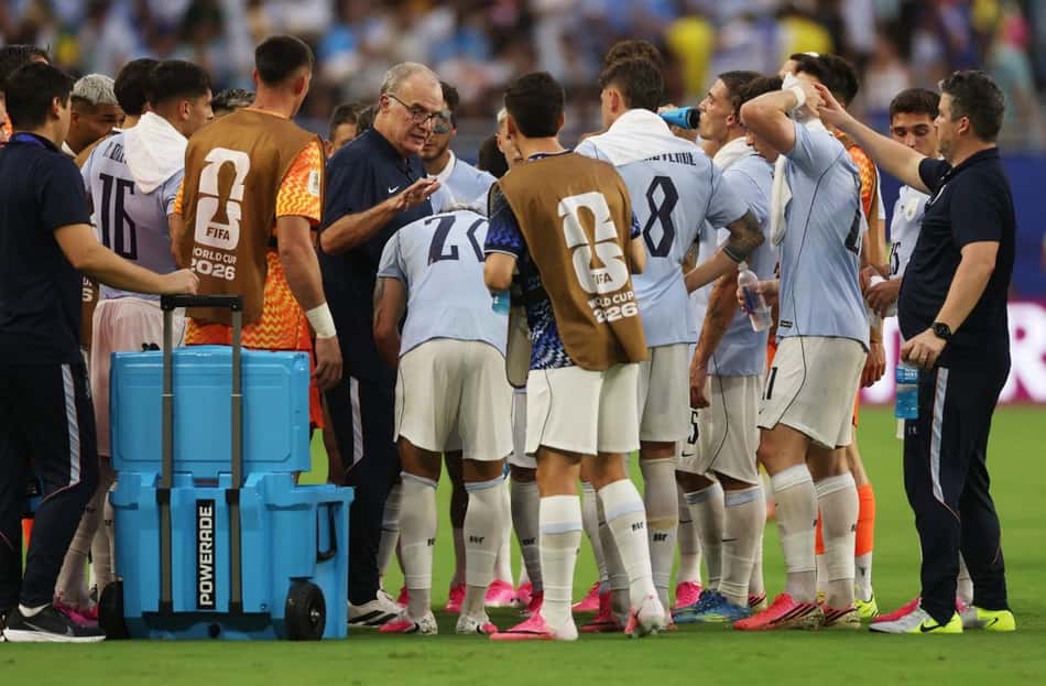 Marcelo Bielsa, Uruguai, pausa para hidratação