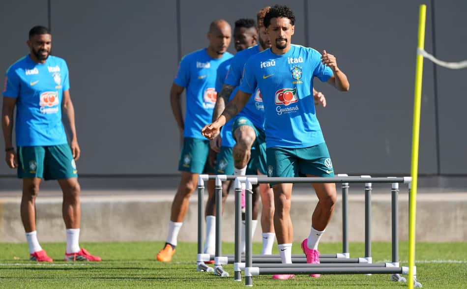 Marquinhos puxa fila em treino da Seleção Brasileira