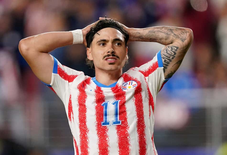Mauricio, do Palmeiras, lamenta chance perdida pelo Paraguai