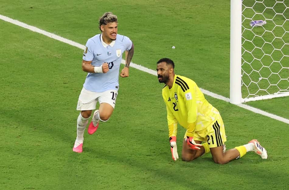 Maxi Araujo comemora gol que garantiu empate do Uruguai contra a Arábia Saudita