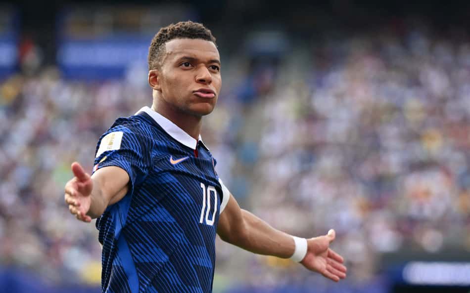 Mbappé aniquila recordes em França x Suécia e segue invencível como titular em Copas do Mundo
