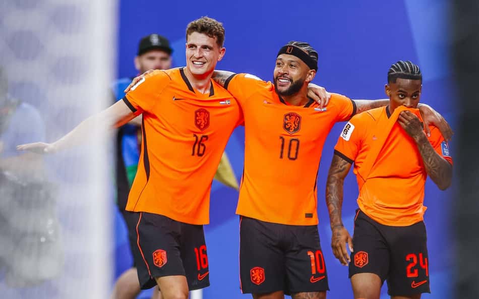 Holanda chega à 2ª fase embalada e invicta em Copas do Mundo há 16 anos