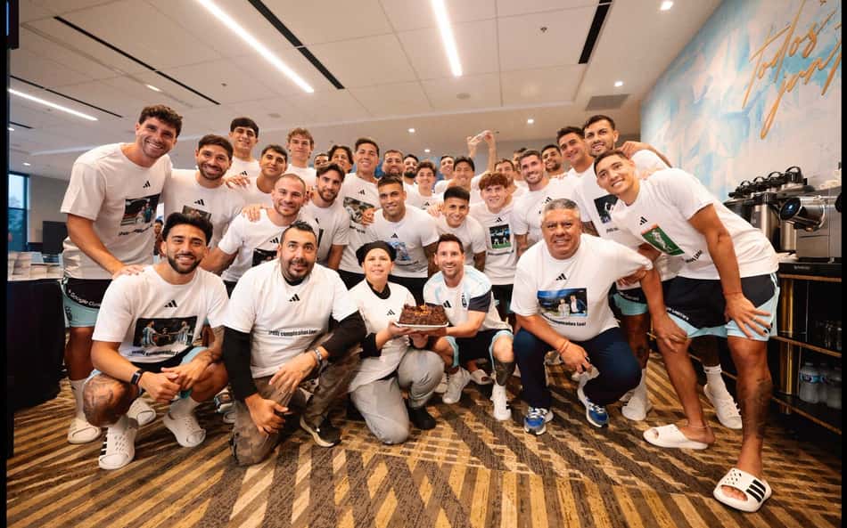 Messi agradece elenco da Argentina por festa surpresa na Copa do Mundo