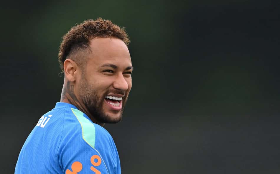 Neymar durante treino da Seleção Brasileira antes da partida contra a Escócia na Copa do Mundo (Foto: Mauro PIMENTEL / AFP)