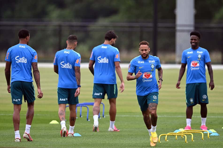 Neymar, Paquetá e Vini Jr durante treino da Seleção Brasileira