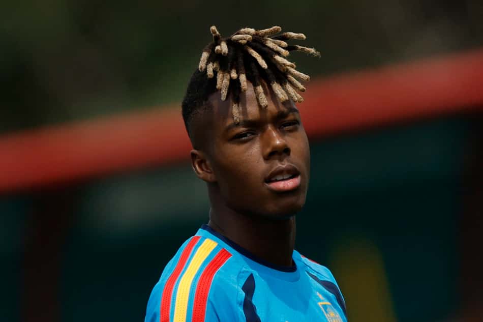 Nico Williams, da Espanha, em treino durante a Copa do Mundo