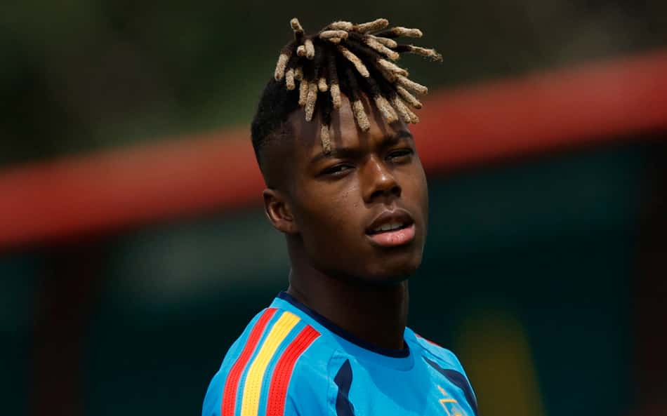 Nico Williams no treino da seleção da Espanha