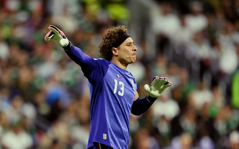 Ochoa entra em lista histórica da Copa do Mundo; veja