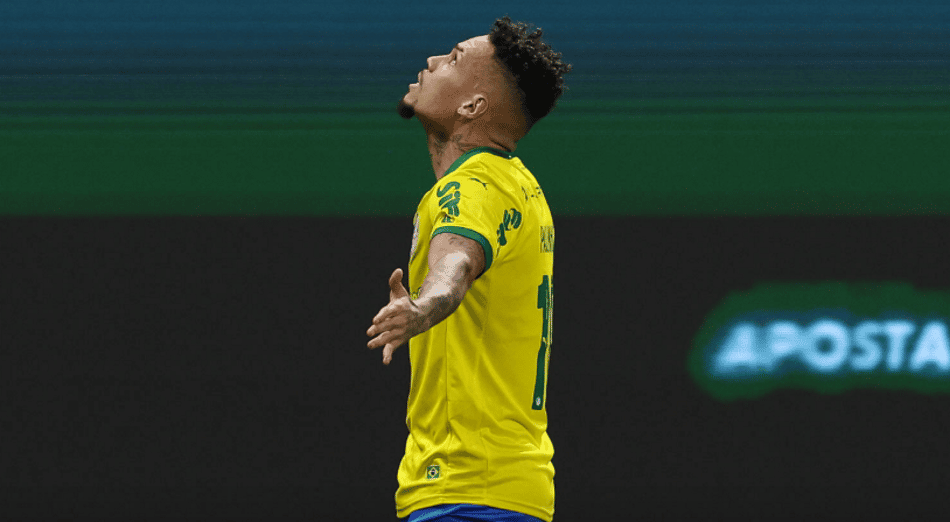 Paulinho, atacante do Palmeiras