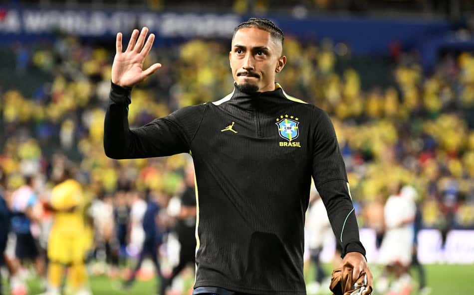 Raphinha não viaja com o Brasil para partida contra o Japão