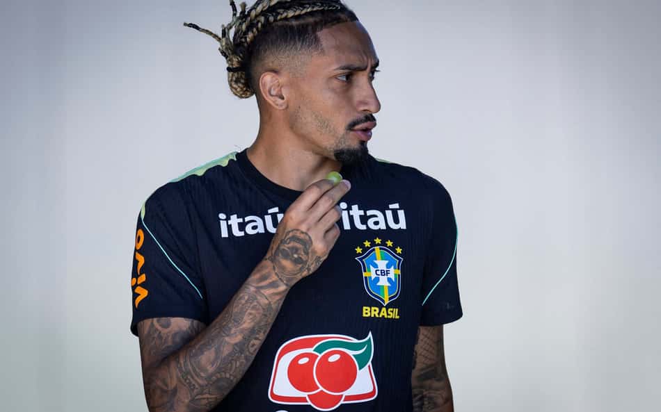 Esposa de Raphinha revela como está o jogador da Seleção após a lesão