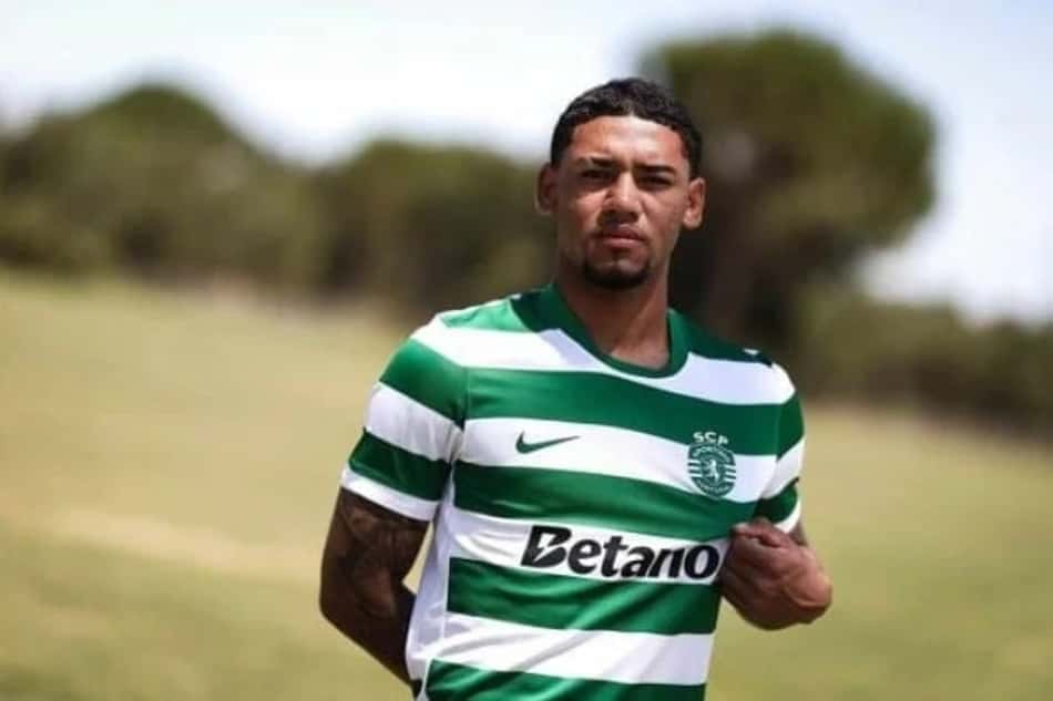 Rayan Lucas com a camisa do Sporting