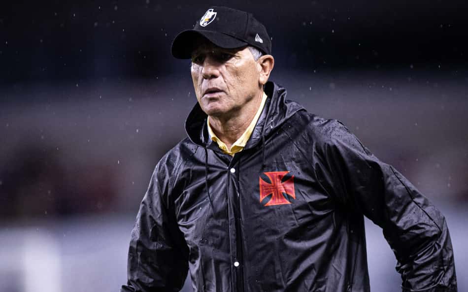 Renato Gaúcho no comando do Vasco: foram apenas 18 jogos, com 7 vitórias e 6 derrotas (Foto: Matheus Lima/Vasco)