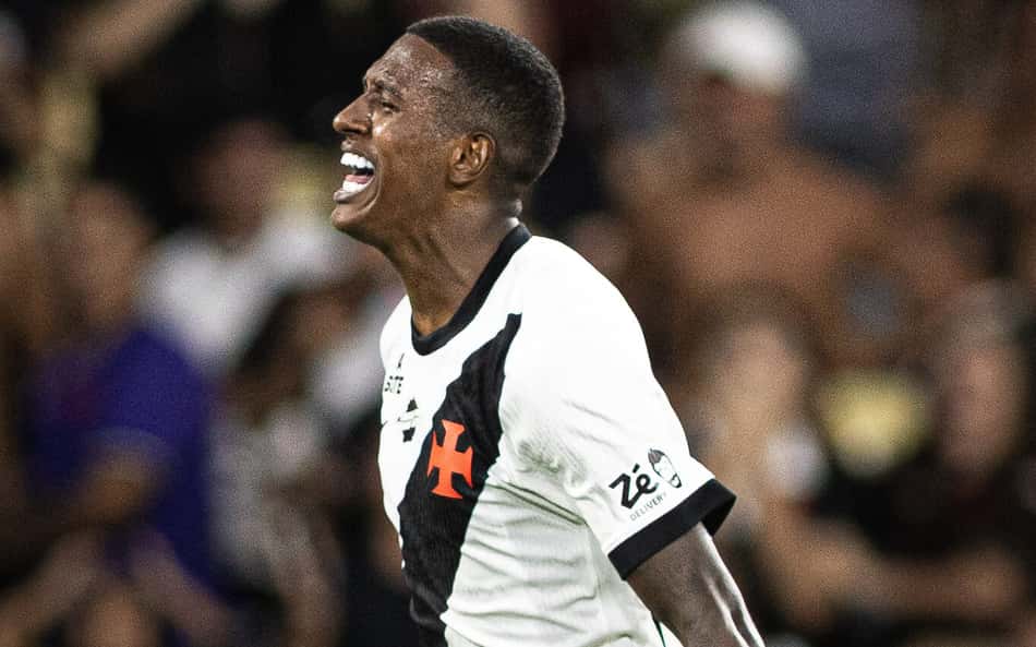 Robert Renan comemora gol marcado pelo Vasco contra o Fluminense no segundo jogo da semifinal do Carioca