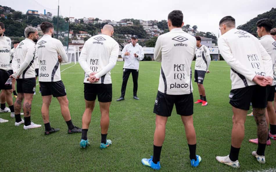 Santos intensifica preparação física com treinos em dois períodos no CT Rei Pelé