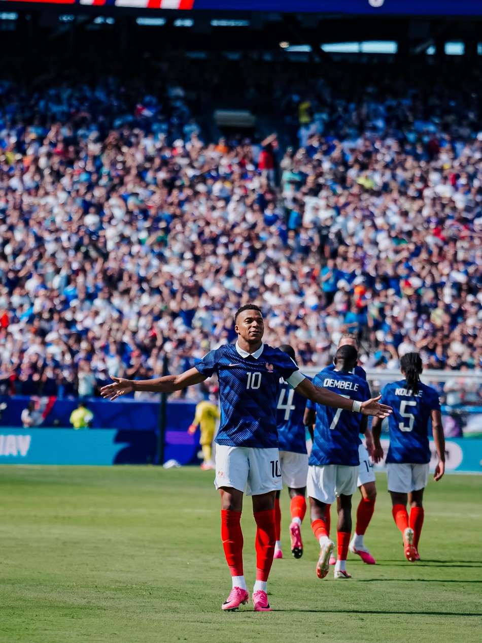 Kylian Mbappé durante a estreia da França na Copa do Mundo. (Foto: Divulgação/ Instagram)