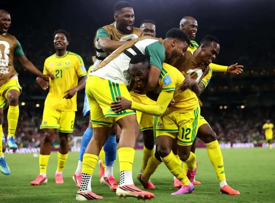 Jogadores da África do Sul comemoram classificação ao mata-mata da Copa do Mundo. (Foto: Divulgação/ Instagram)