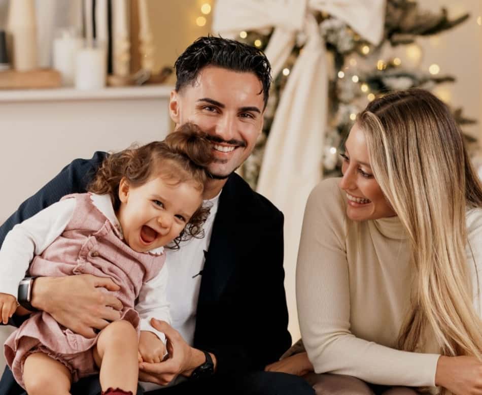 Stephen Eustáquio com a filha e a esposa