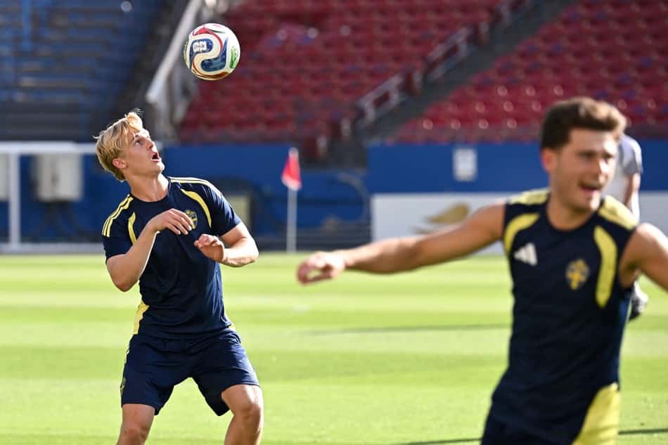 Sueco Lucas Bergvall domina a bola em treino em Dallas