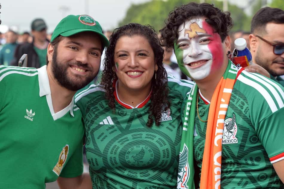 Torcedores do México (Photo by Mario Vazquez / AFP)