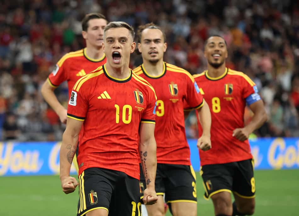 Trossard vibra com gol marcado pela Bélgica sobre a Nova Zelândia, na Copa do Mundo