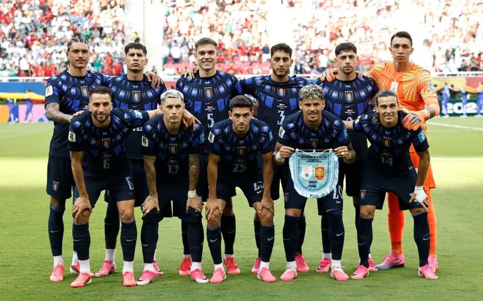 Uruguaios apontam culpado em eliminação na Copa do Mundo: 'Graças a ele'