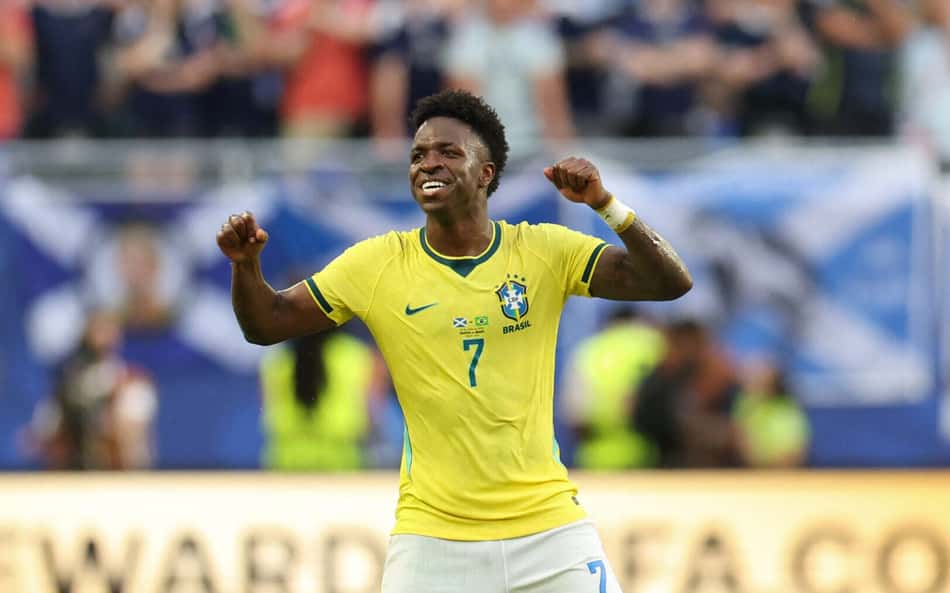 Vini Jr analisa partida do Brasil e revela promessa de Ancelotti: 'Pés no chão'