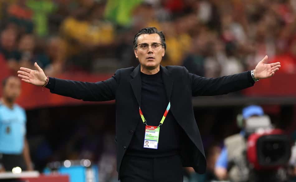 Vincenzo Montella, técnico da Turquia, abre os braços