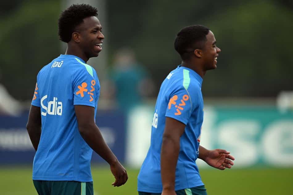 Vini Jr e Endrick durante treino da Seleção Brasileira