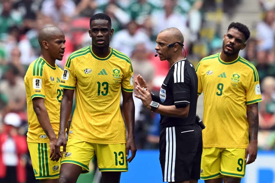 Wilton Pereira Sampaio durante a partida entre Méxicoe África do Sul na Copa do Mundo