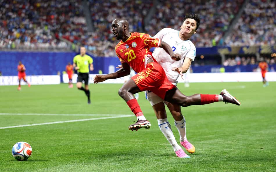 Histórico! RD Congo vira, elimina Uzbequistão e vai ao mata-mata da Copa do Mundo
