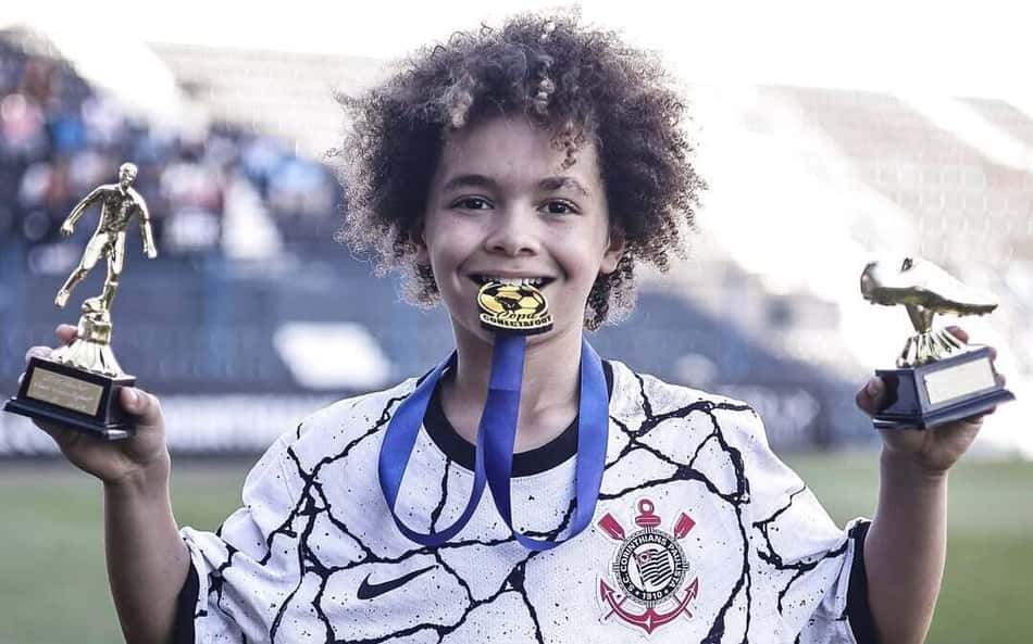 Joia da base do Corinthians deixa o clube após impasse com a diretoria