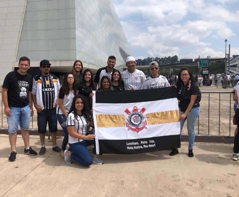 Primeira caravana organizada para apoiar o time feminino do Corinthians, em 2019. (Arquivo pessoal)